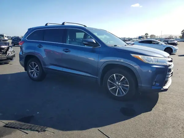5TDJZRFH8KS724692 — 2019 Toyota Highlander, фото 4 с аукциона Copart, Естественный износ