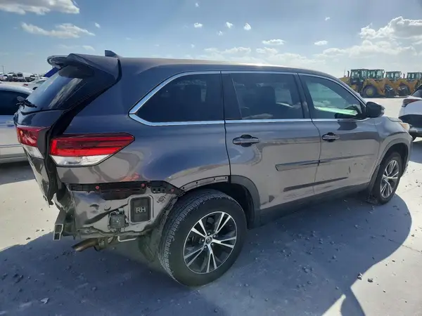 5TDZZRFH4KS324258 — 2019 Toyota Highlander, фото 3 с аукциона Copart, Задняя часть