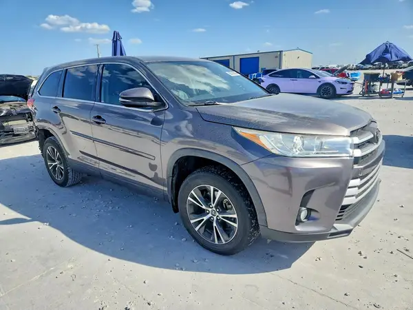 5TDZZRFH4KS324258 — 2019 Toyota Highlander, фото 4 с аукциона Copart, Задняя часть