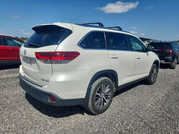 5TDJZRFH8KS925363 — 2019 Toyota Highlander, фото 3 с аукциона Copart, Град