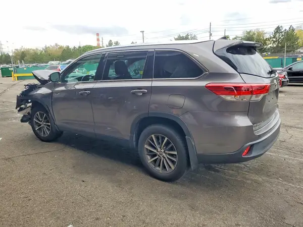 5TDJZRFH5KS593222 — 2019 Toyota Highlander, фото 2 с аукциона Copart, Передняя часть
