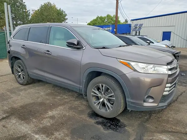 5TDBZRFH7KS964904 — 2019 Toyota Highlander, фото 4 с аукциона Copart 06.10.2026, Задняя часть