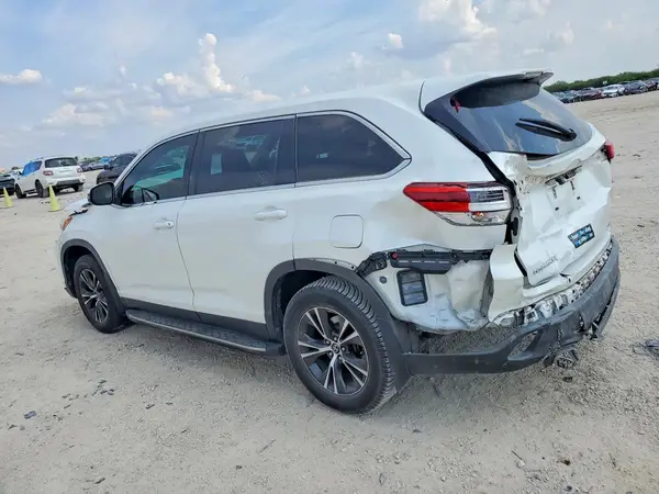 5TDZARFH2KS051988 — 2019 Toyota Highlander, фото 2 с аукциона Copart 08.10.2026, Передняя часть