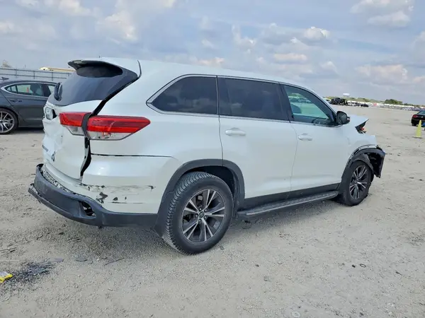 5TDZARFH2KS051988 — 2019 Toyota Highlander, фото 3 с аукциона Copart 08.10.2026, Передняя часть