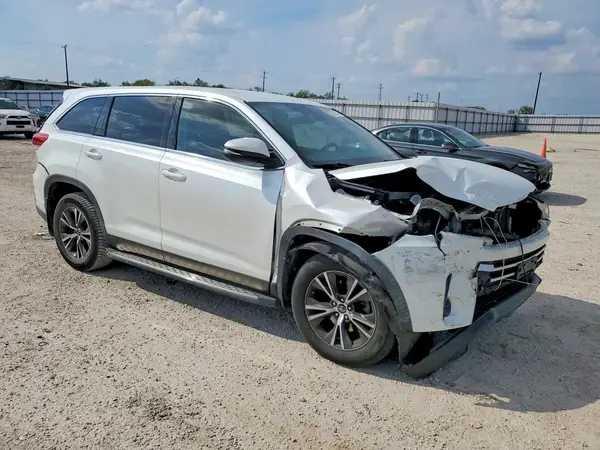 5TDZARFH2KS051988 — 2019 Toyota Highlander, фото 4 с аукциона Copart 08.10.2026, Передняя часть