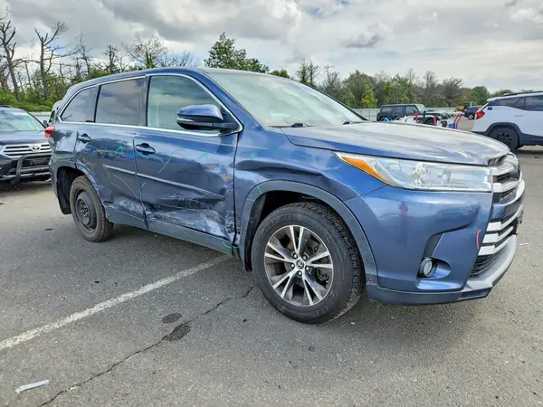 5TDBZRFH2KS941398 — 2019 Toyota Highlander, фото 4 с аукциона Copart 07.10.2026, Боковая часть