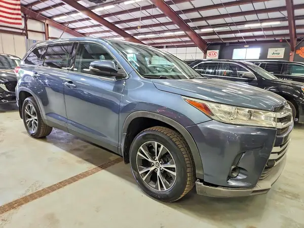 5TDBZRFH3KS986561 — 2019 Toyota Highlander, фото 4 с аукциона Copart 05.10.2026, Задняя часть