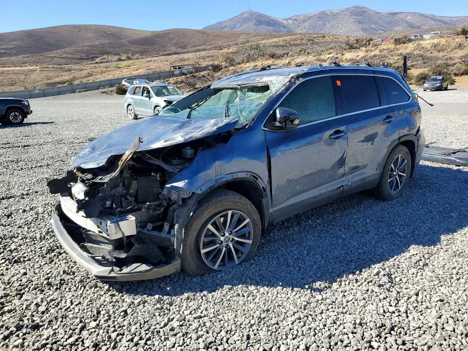 2019 Toyota Highlander VIN 5TDJZRFHXKS704198 фото 1
