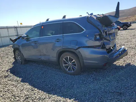 2019 Toyota Highlander VIN 5TDJZRFHXKS704198 фото 2