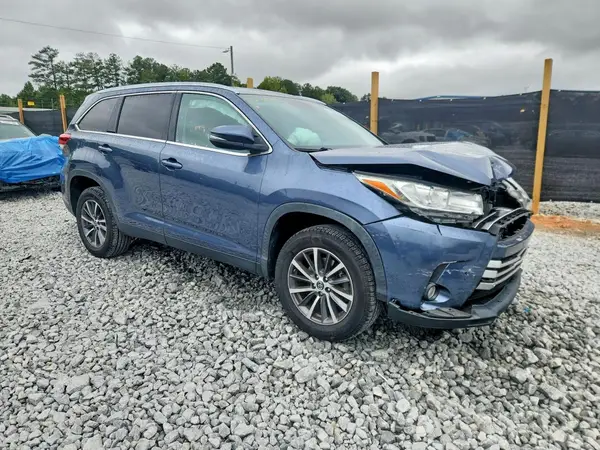 5TDKZRFH2KS334417 — 2019 Toyota Highlander, фото 4 с аукциона Copart, Передняя часть