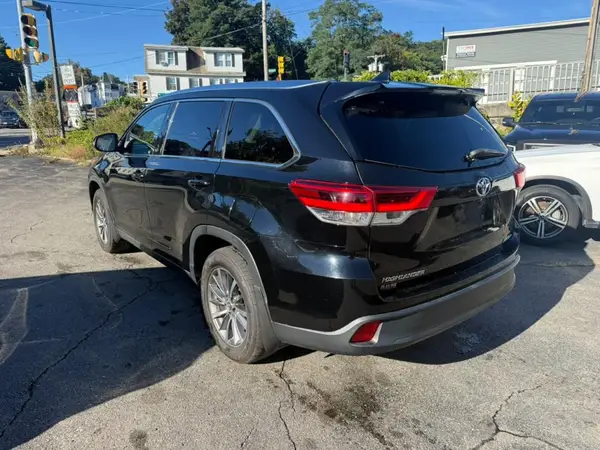 5TDJZRFH7KS980614 — 2019 Toyota Highlander, фото 2 с аукциона Copart 30.09.2026, Мелкие вмятины и царапины