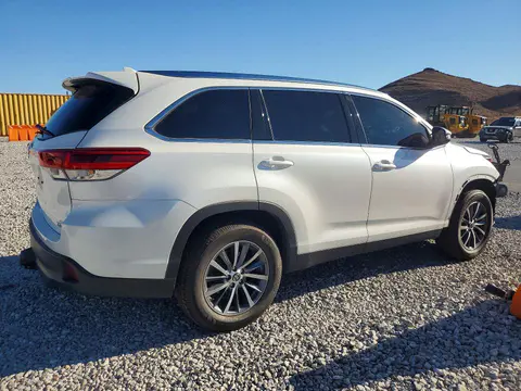 2019 Toyota Highlander VIN 5TDKZRFHXKS341745 фото 3
