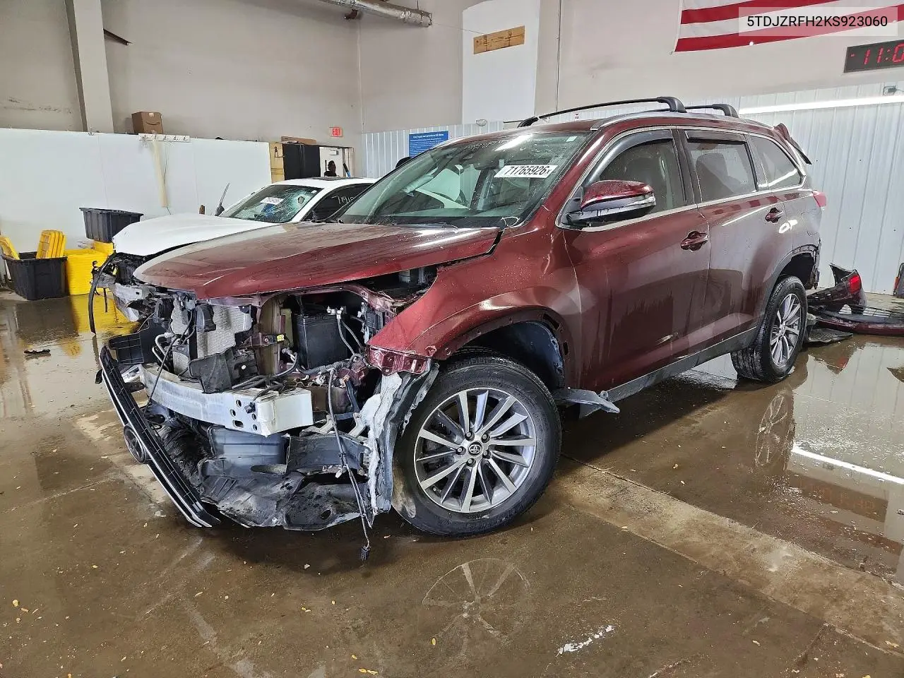 2019 Toyota Highlander Xle VIN 5TDJZRFH2KS923060 фото 1