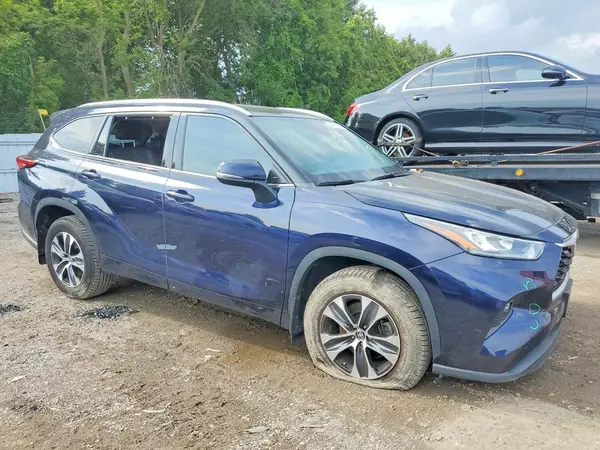 5TDGZRBH4LS515936 — 2020 Toyota Highlander, фото 4 с аукциона Copart, Вандализм