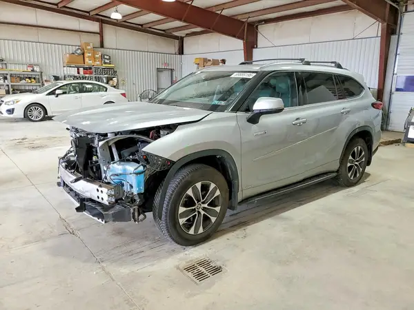 5TDHBRCH5LS503124 — 2020 Toyota Highlander, Передняя часть (Front End), фото до ремонта