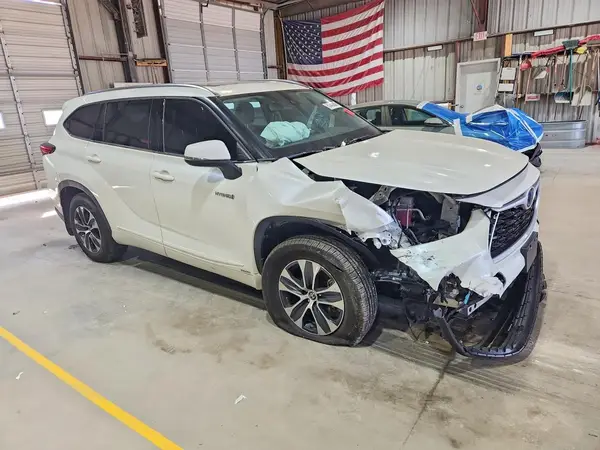 5TDGBRCH8LS507633 — 2020 Toyota Highlander, фото 4 с аукциона Copart, Передняя часть