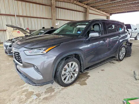 5TDDZRBH9MS121417 — 2021 Toyota Highlander, Задняя часть (Rear End), фото до ремонта