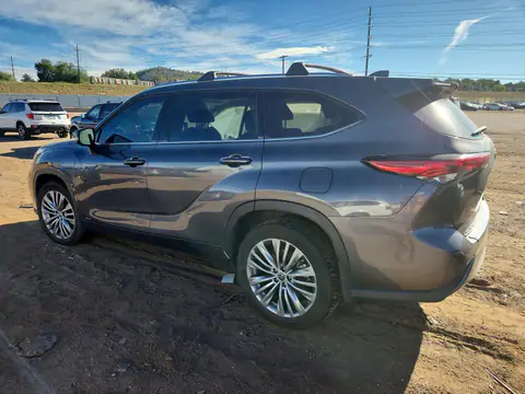 5TDEBRCH3MS068804 — 2021 Toyota Highlander, фото 2 с аукциона Copart 30.09.2026, Боковая часть