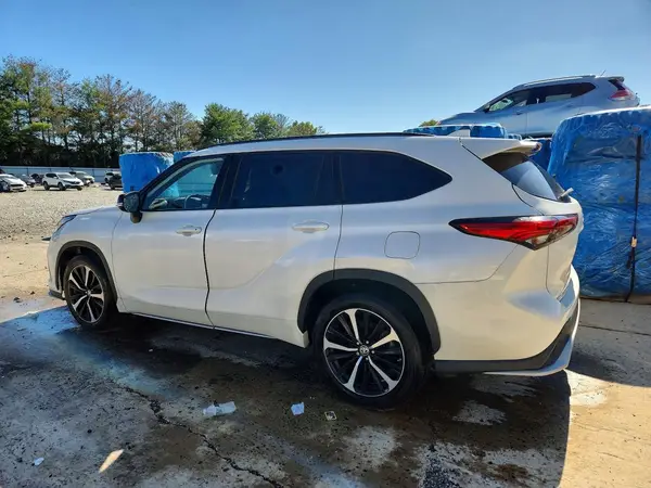5TDJZRBH7MS115862 — 2021 Toyota Highlander, фото 2 с аукциона Copart, Подтопление