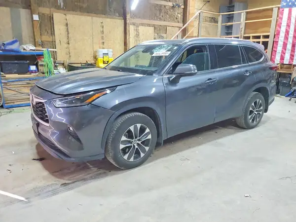 5TDGZRBH2MS526256 — 2021 Toyota Highlander, Град (Hail), фото до ремонта