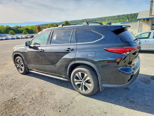 5TDGZRBH5MS142293 — 2021 Toyota Highlander, фото 2 с аукциона Copart, Мелкие вмятины и царапины