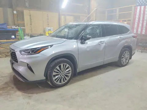 5TDFZRBH8NS235600 — 2022 Toyota Highlander, Опрокидывание (Rollover), фото до ремонта