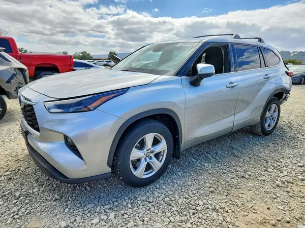 5TDBBRCH1NS561336 — 2022 Toyota Highlander, Задняя часть (Rear End), фото до ремонта