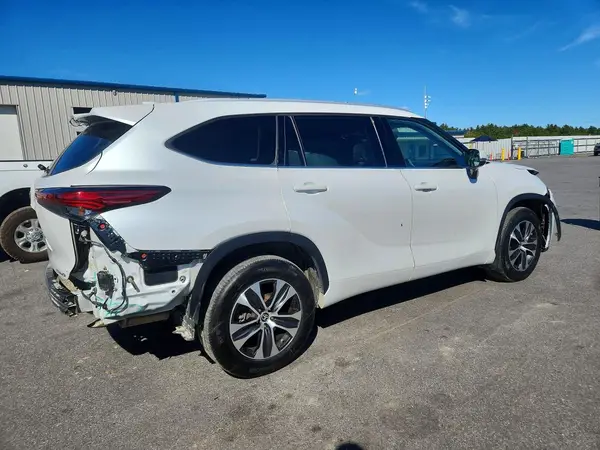 5TDGZRBH8NS241918 — 2022 Toyota Highlander, фото 3 с аукциона Copart, Задняя часть