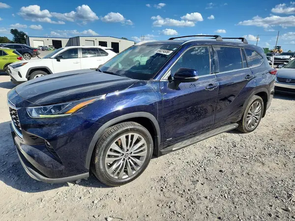 5TDEBRCH6NS082665 — 2022 Toyota Highlander, Боковая часть (Side), фото до ремонта