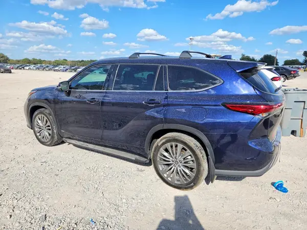 5TDEBRCH6NS082665 — 2022 Toyota Highlander, фото 2 с аукциона Copart, Боковая часть