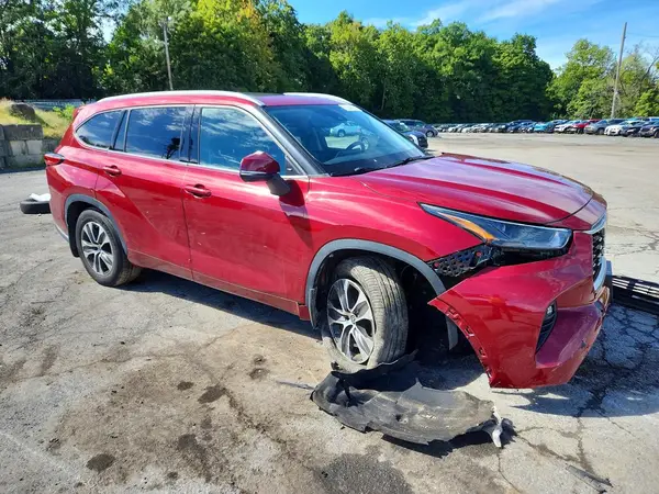 5TDGZRBH2NS569142 — 2022 Toyota Highlander, фото 4 с аукциона Copart, Передняя часть