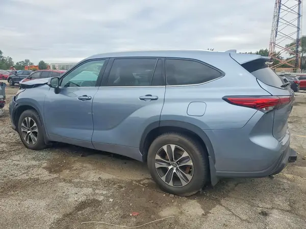 5TDGZRBH3NS186973 — 2022 Toyota Highlander, фото 2 с аукциона Copart, Передняя часть