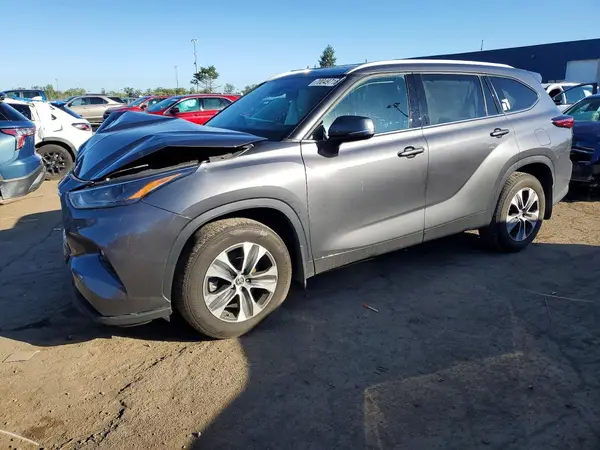 5TDHZRBH6NS580875 — 2022 Toyota Highlander, Передняя часть (Front End), фото до ремонта