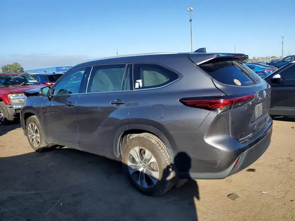 5TDHZRBH6NS580875 — 2022 Toyota Highlander, фото 2 с аукциона Copart, Передняя часть