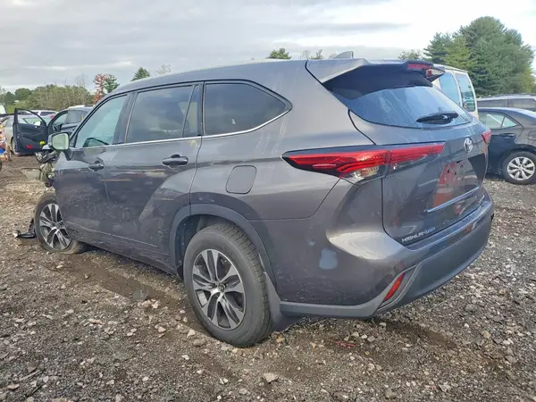 5TDGZRBH7NS240002 — 2022 Toyota Highlander, фото 2 с аукциона Copart, Передняя часть
