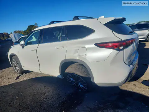 2022 Toyota Highlander Hybrid Platinum VIN 5TDEBRCHXNS070082 фото 2