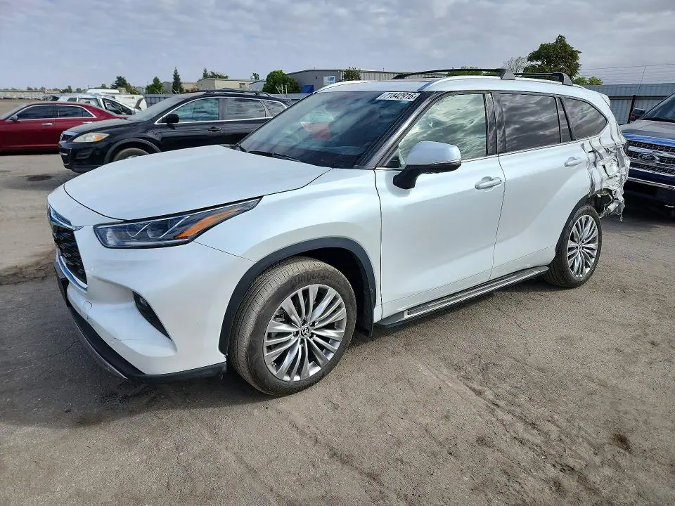 5TDFZRAH5NS142275 Toyota Highlander 2022 — повреждение Задняя часть, фото до ремонта
