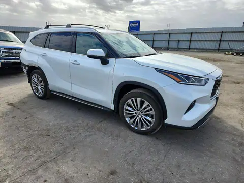 5TDFZRAH5NS142275 — 2022 Toyota Highlander, фото 4 с аукциона Copart 16.10.2026, Задняя часть