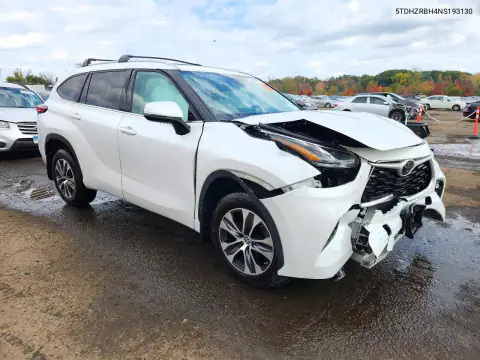 5TDHZRBH4NS193130 — 2022 Toyota Highlander, фото 4 с аукциона Copart, Передняя часть