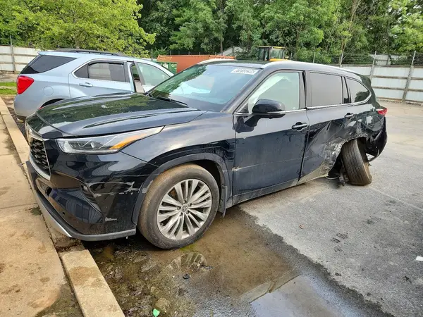 5TDKDRBH8PS518515 — 2023 Toyota Highlander, Боковая часть (Side), фото до ремонта