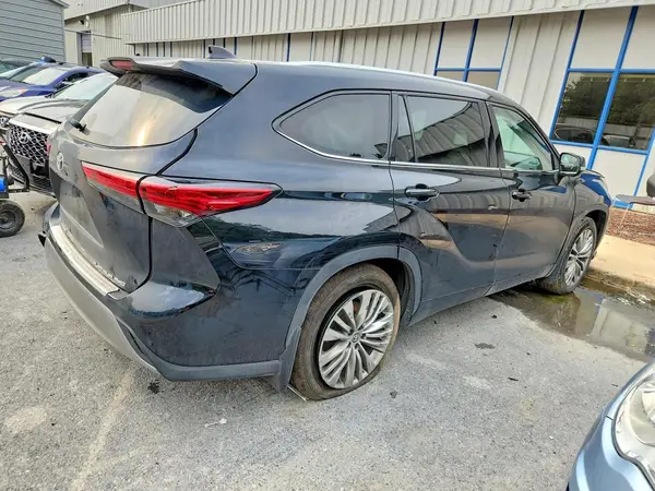 5TDKDRBH8PS518515 — 2023 Toyota Highlander, фото 3 с аукциона Copart, Боковая часть