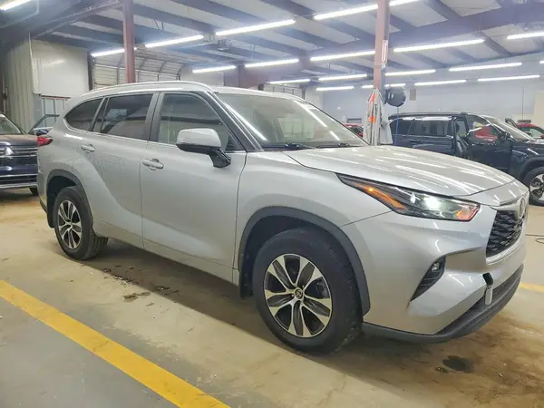 5TDKDRBH2PS009861 — 2023 Toyota Highlander, фото 4 с аукциона Copart 14.10.2026, Мелкие вмятины и царапины