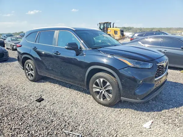 5TDKDRAH4PS031054 — 2023 Toyota Highlander, фото 4 с аукциона Copart 13.10.2026, Мелкие вмятины и царапины