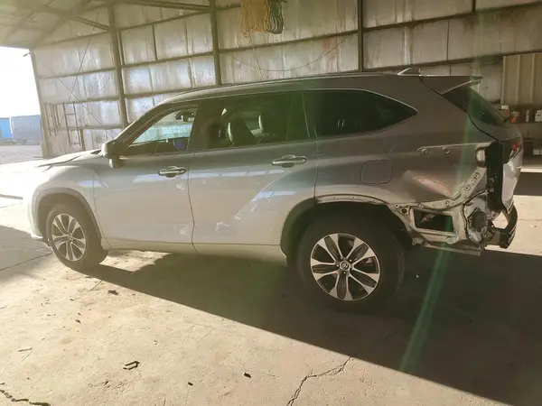 5TDKARAH6PS019853 — 2023 Toyota Highlander, фото 2 с аукциона Copart, Задняя часть