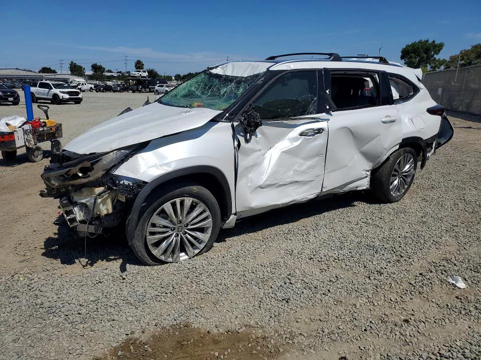 2024 Toyota Highlander VIN 5TDKDRAH7RS052712 фото 1