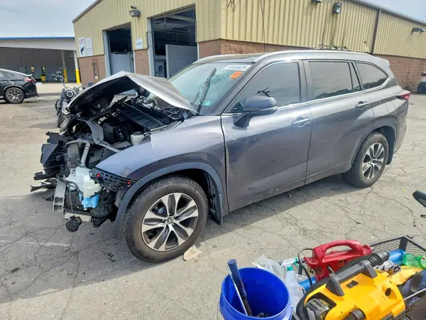5TDKDRBH6RS552360 — 2024 Toyota Highlander, Передняя часть (Front End), фото до ремонта