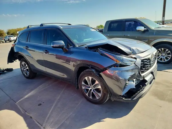 5TDKDRBH3RS530851 — 2024 Toyota Highlander, фото 4 с аукциона Copart, Передняя часть