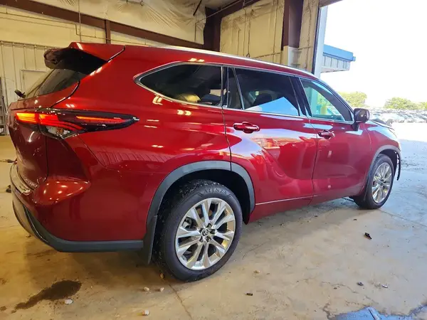 5TDKDRBH1RS557658 — 2024 Toyota Highlander, фото 3 с аукциона Copart, Передняя часть