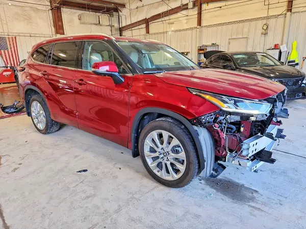 5TDKDRBH1RS557658 — 2024 Toyota Highlander, фото 4 с аукциона Copart, Передняя часть
