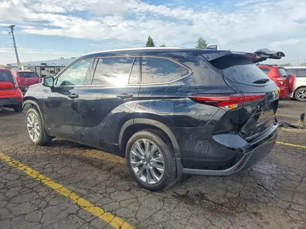 5TDXBRCH8SS667607 — 2025 Toyota Highlander, фото 2 с аукциона Copart, Передняя часть